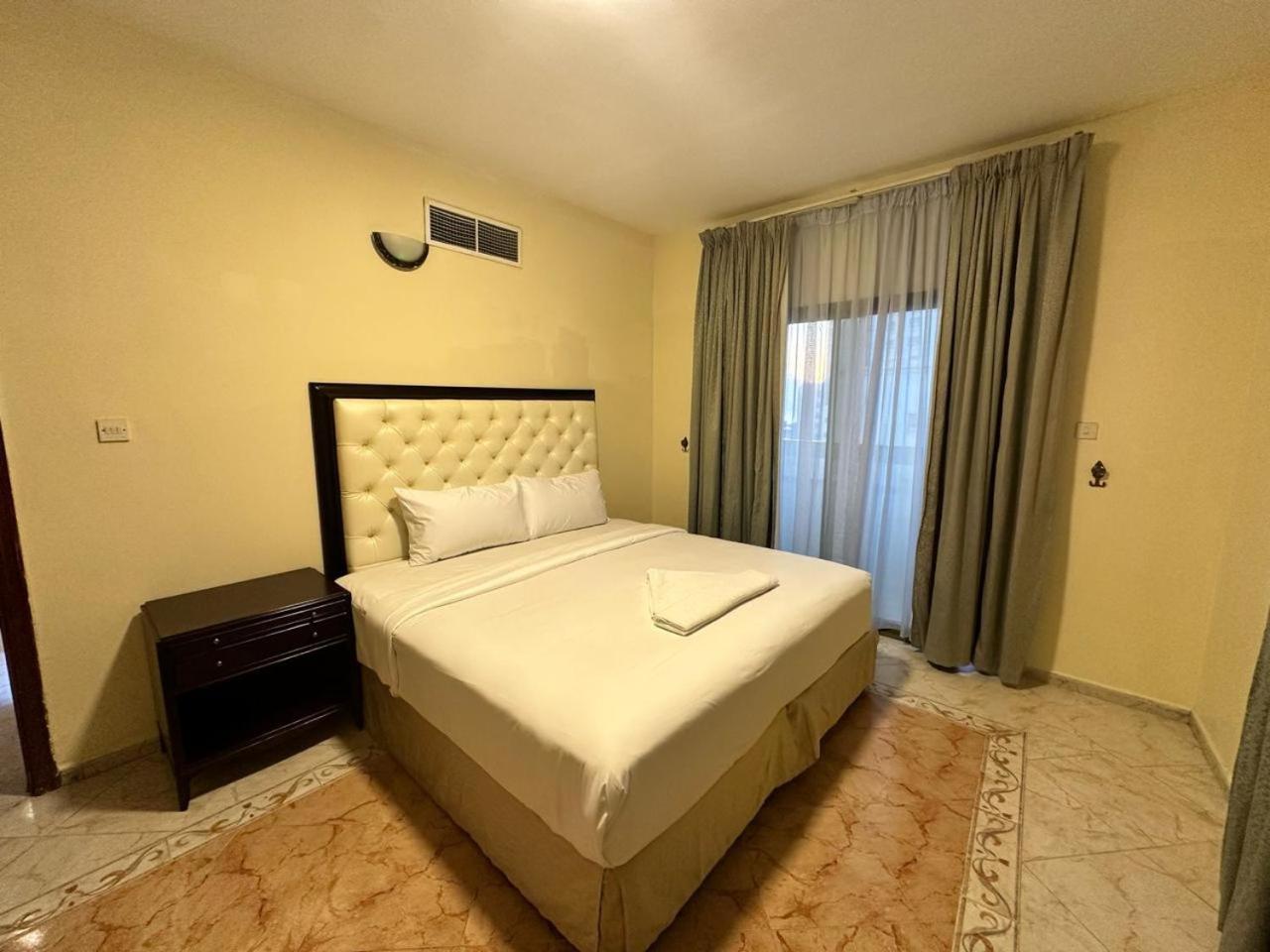 Safari Hotel Apartments Ajman Eksteriør bilde