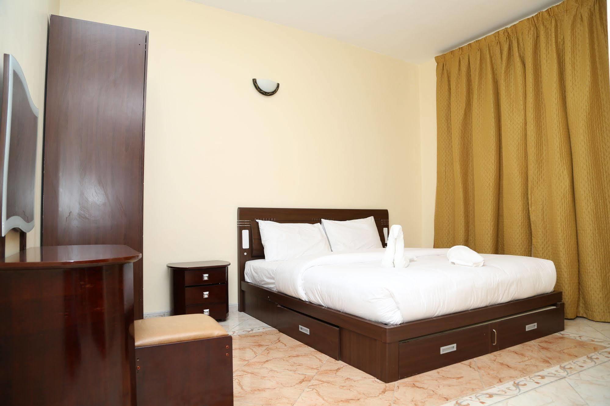 Safari Hotel Apartments Ajman Eksteriør bilde